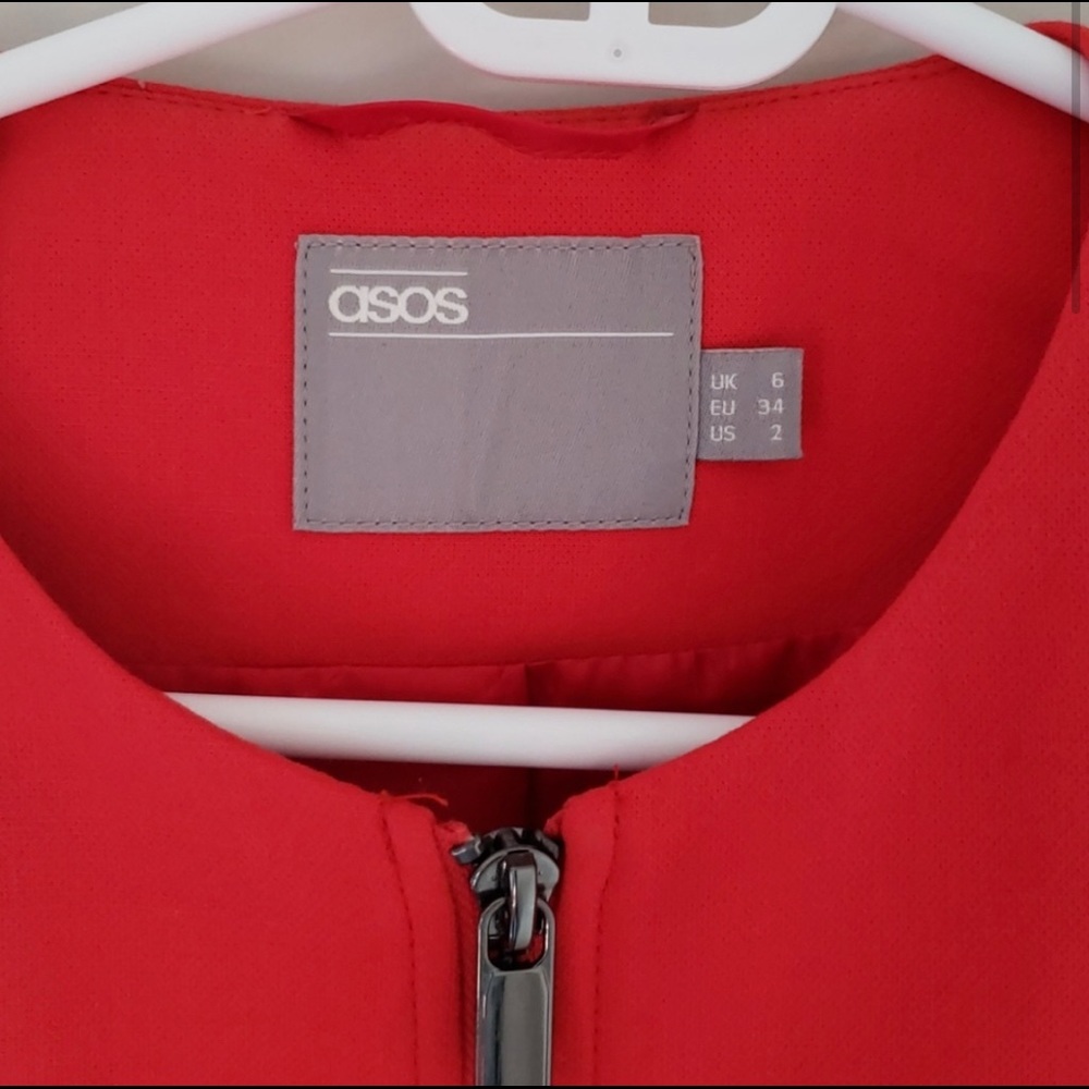 ❤️Chic Cropped Blazer from ASOS❤️ - Picture 2 of 5